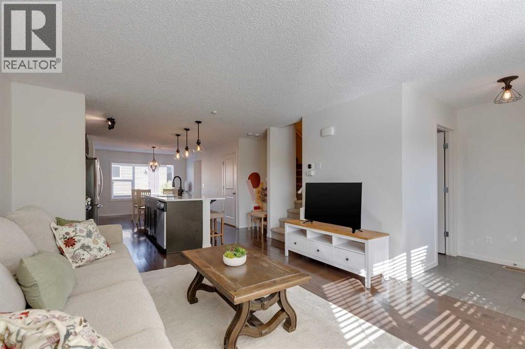 44 Evansborough Common Nw, Calgary, Alberta  T3P 0M6 - Photo 4 - A2260530