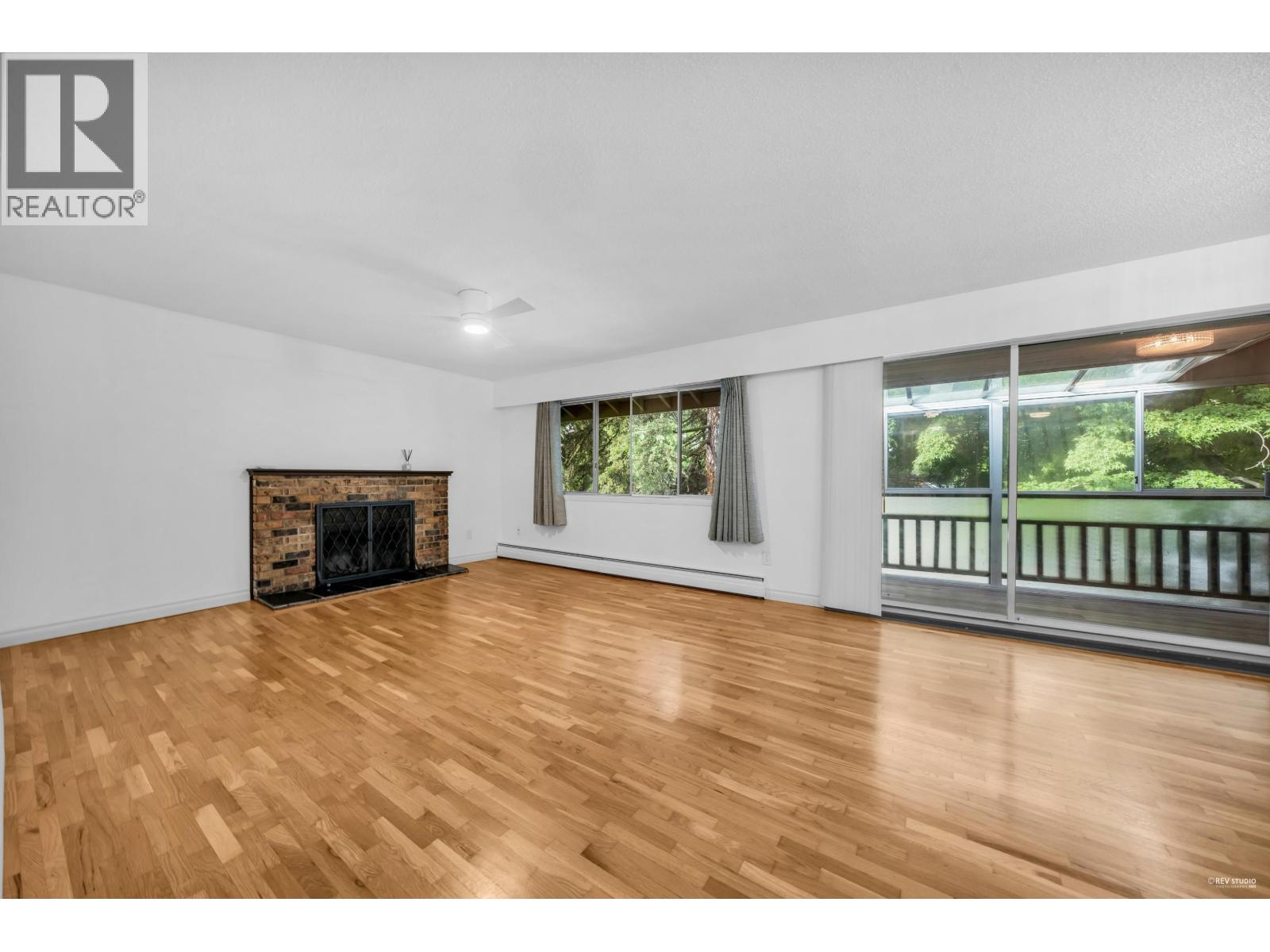 704 555 W 28th Street, North Vancouver, British Columbia  V7N 2J7 - Photo 11 - R3054489