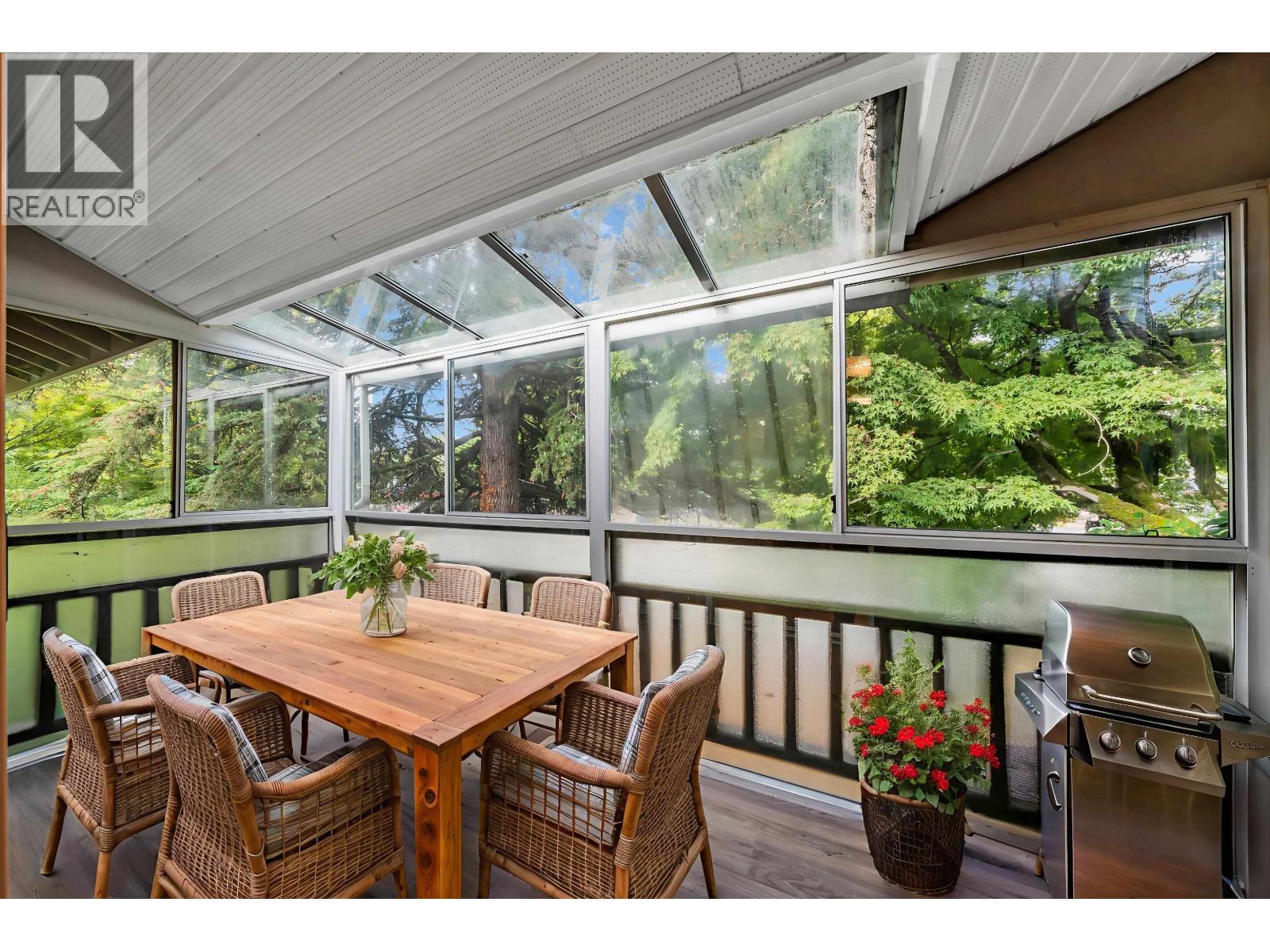 704 555 W 28th Street, North Vancouver, British Columbia  V7N 2J7 - Photo 18 - R3054489