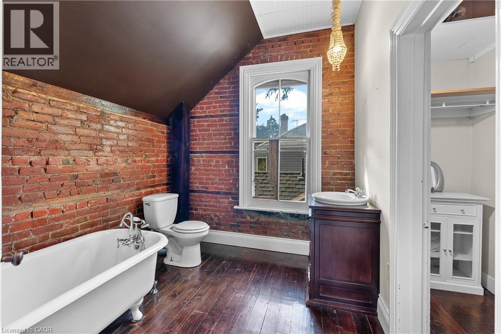 6 Henry Street, St. Catharines, Ontario  L2R 5T1 - Photo 13 - 40769960