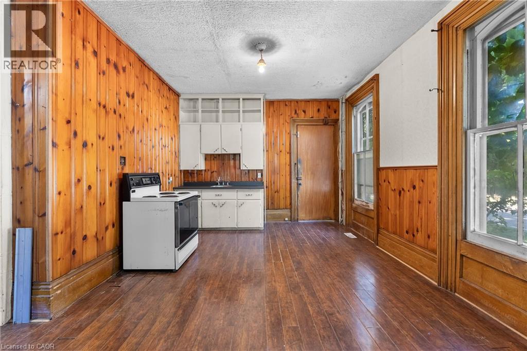 6 Henry Street, St. Catharines, Ontario  L2R 5T1 - Photo 3 - 40769960