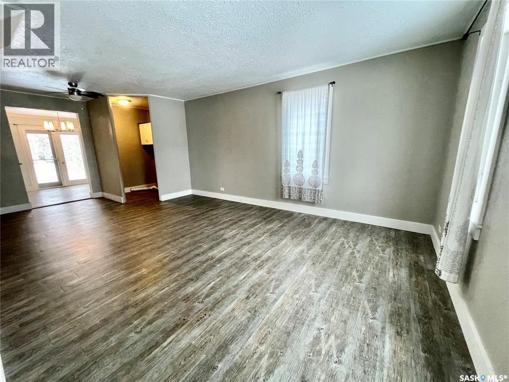 137 1st Street W, Carrot River, Saskatchewan  S0E 0L0 - Photo 6 - SK988587