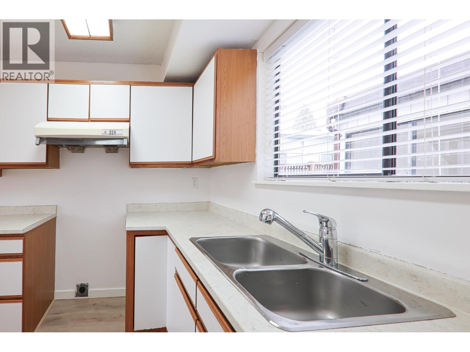 864 Pinebrook Place, Coquitlam, British Columbia  V3C 4B9 - Photo 12 - R3054492