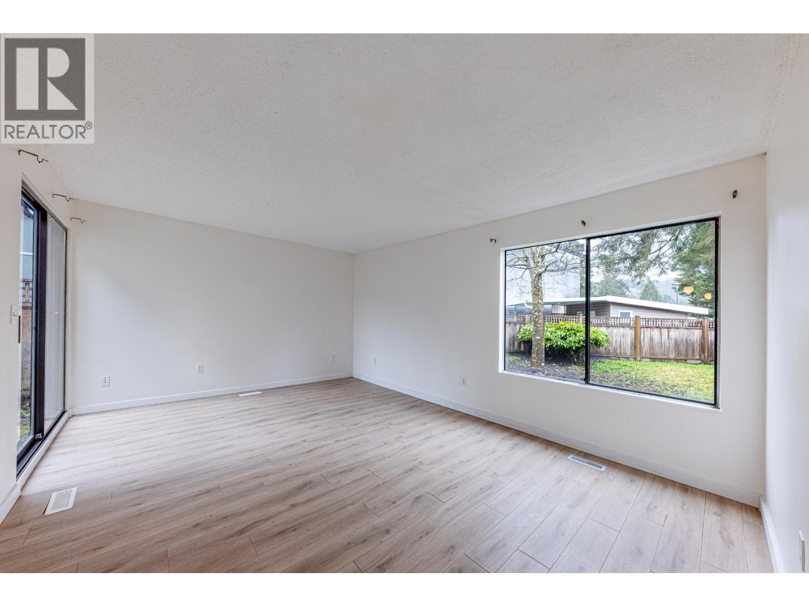 864 Pinebrook Place, Coquitlam, British Columbia  V3C 4B9 - Photo 3 - R3054492