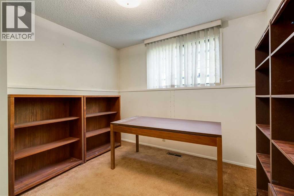 300 Edgehill Drive Nw, Calgary, Alberta  T3A 2S3 - Photo 30 - A2261278