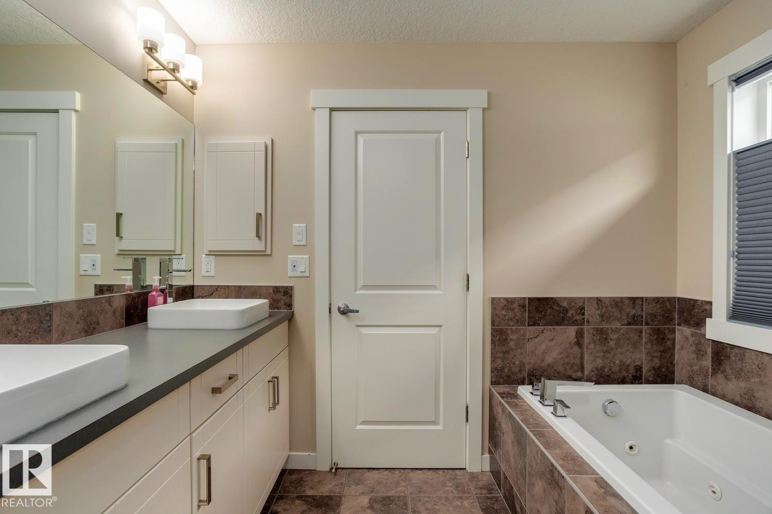 7618 20a Av Sw, Edmonton, Alberta  T6X 0L6 - Photo 24 - E4460394