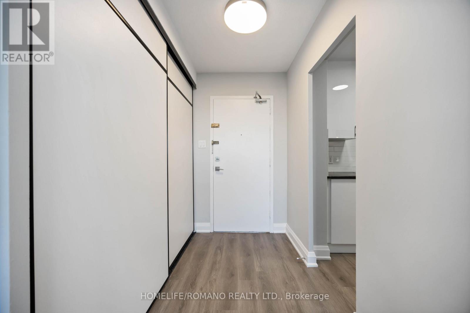 501 - 2835 Islington Avenue, Toronto, Ontario  M9L 2K2 - Photo 6 - W12439773