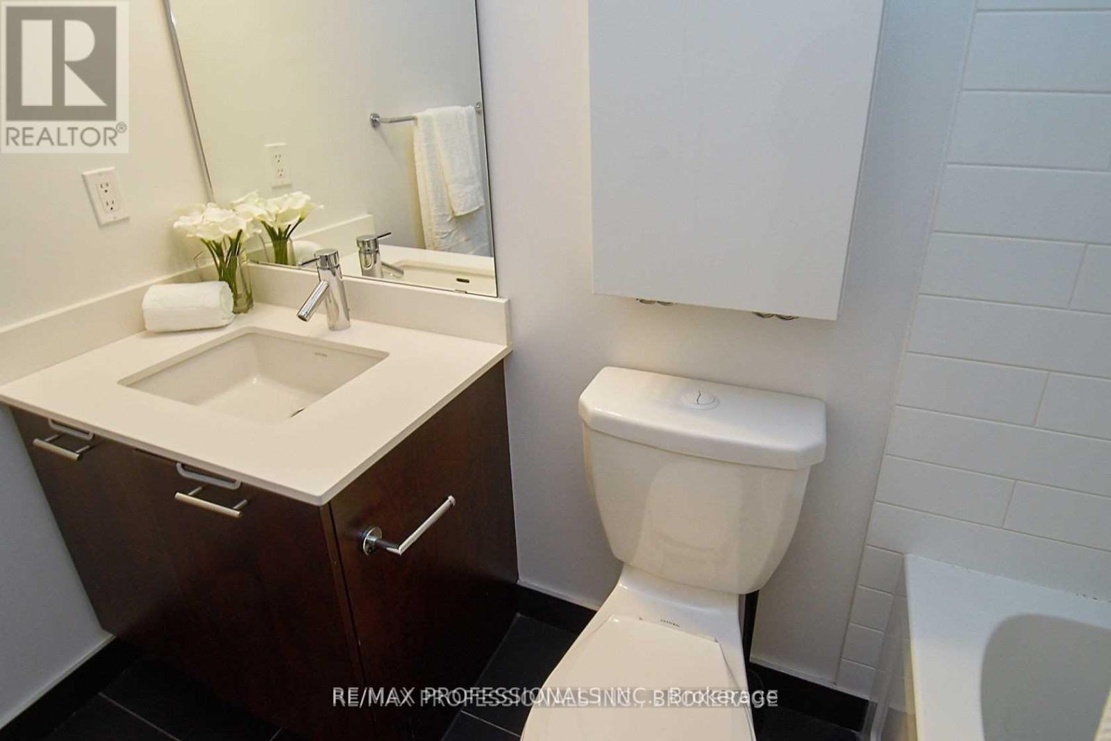 2107 - 2200 Lake Shore Boulevard, Toronto, Ontario  M8V 1A2 - Photo 11 - W12439783
