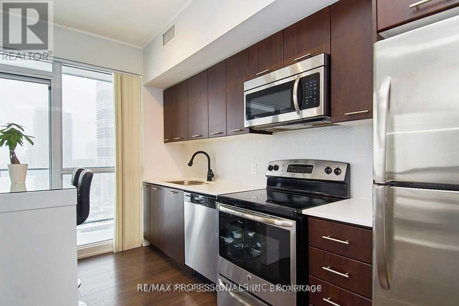 2107 - 2200 Lake Shore Boulevard, Toronto, Ontario  M8V 1A2 - Photo 9 - W12439783