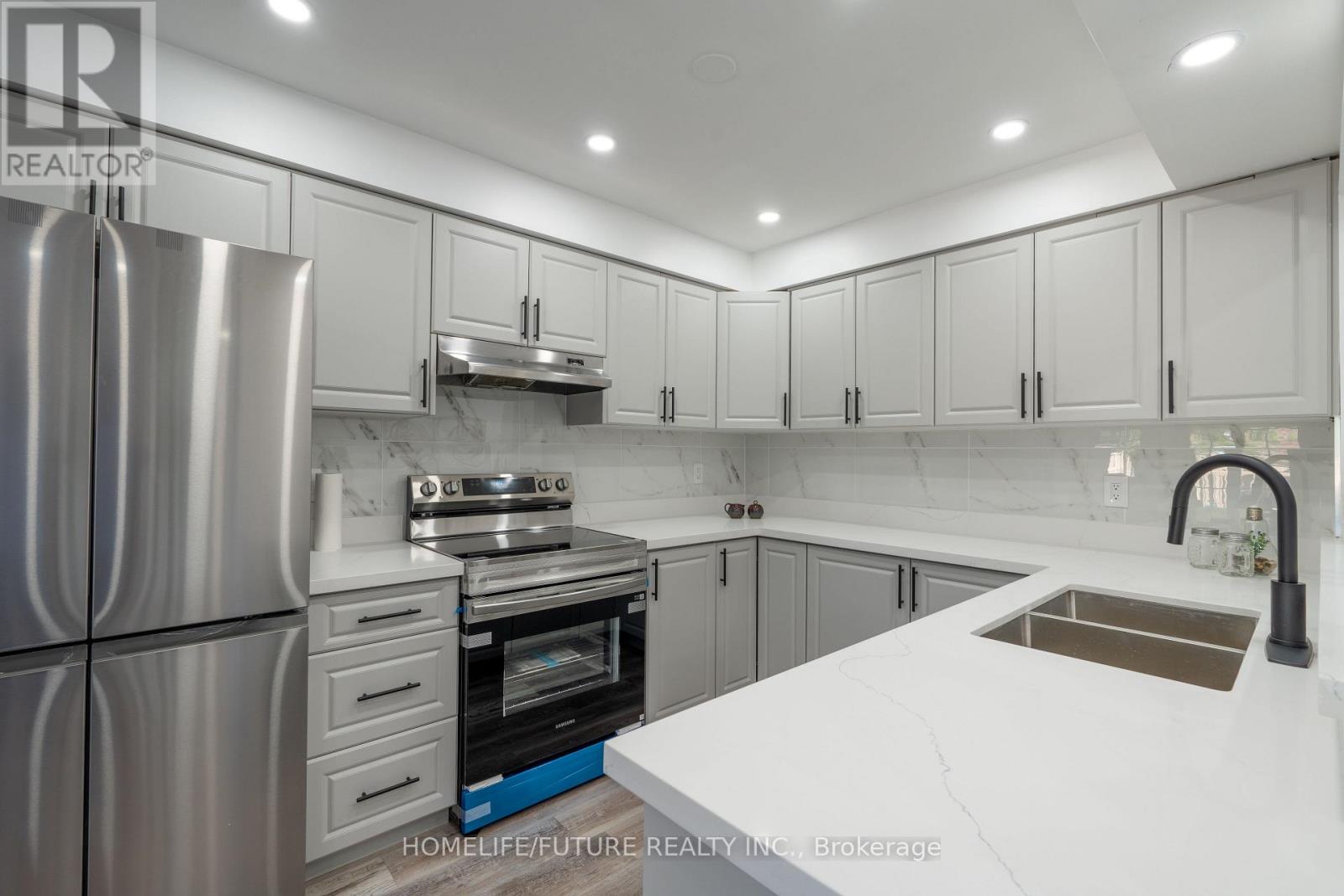 136 Manley Lane, Milton, Ontario  L9T 5N9 - Photo 15 - W12439785