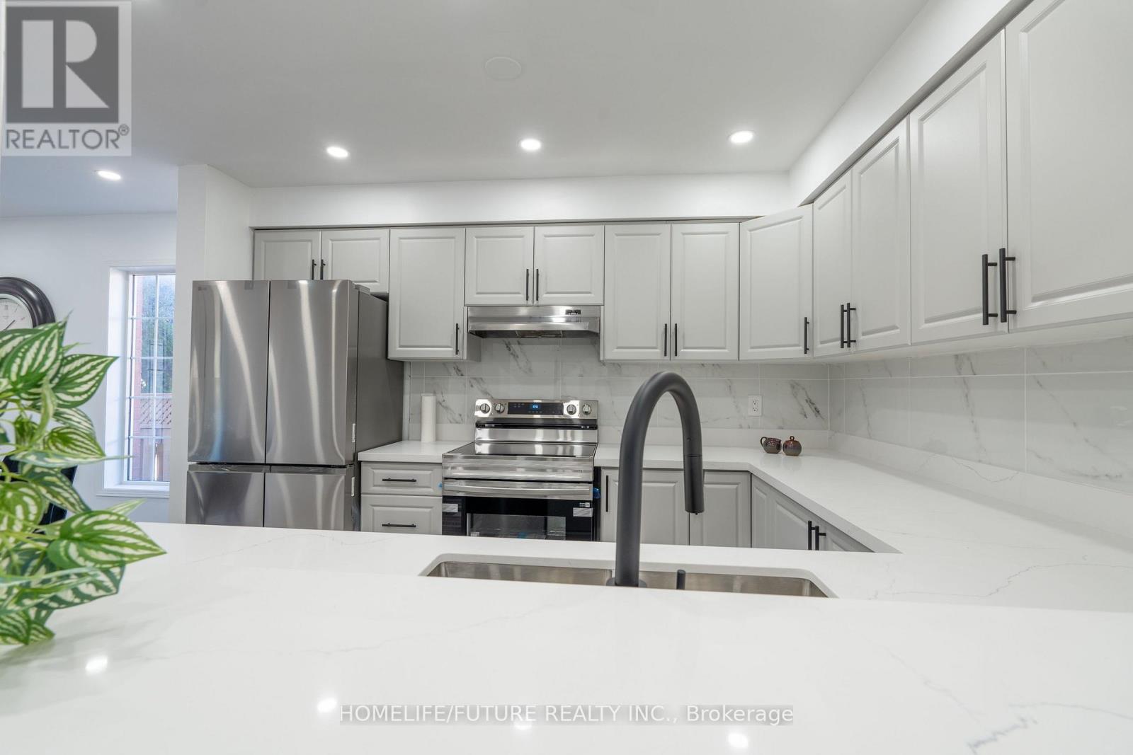 136 Manley Lane, Milton, Ontario  L9T 5N9 - Photo 16 - W12439785