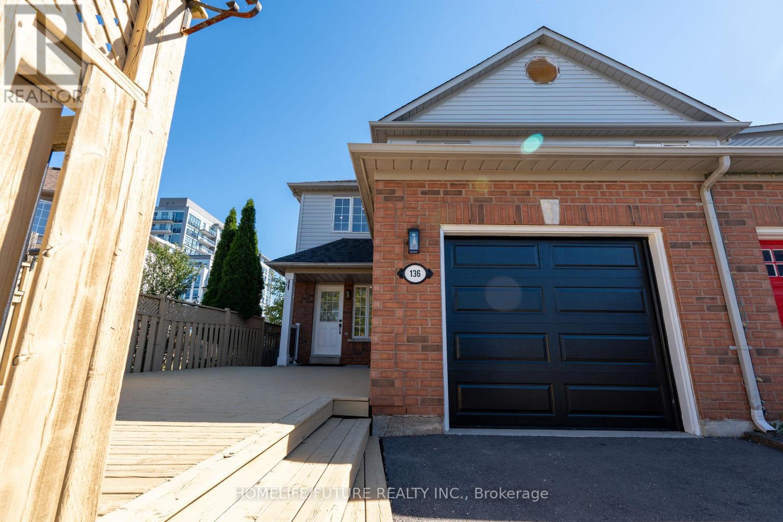 136 Manley Lane, Milton, Ontario  L9T 5N9 - Photo 2 - W12439785