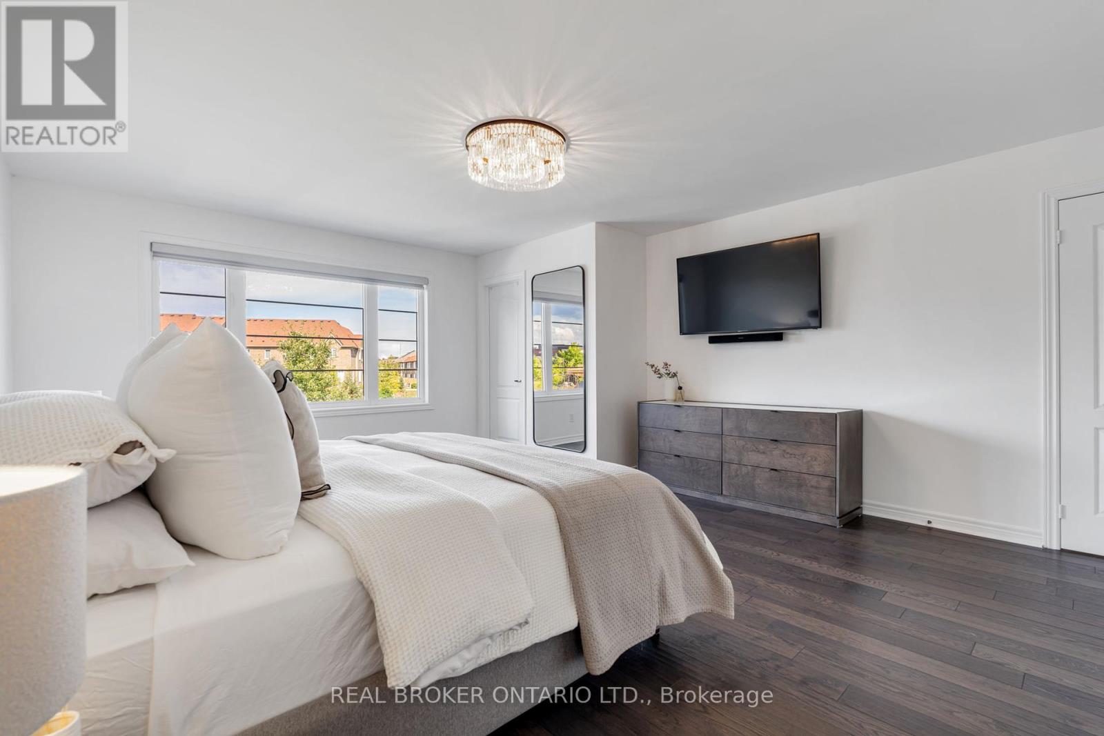 4 Mugford Crescent, Brampton, Ontario  L6Y 6A7 - Photo 36 - W12439788