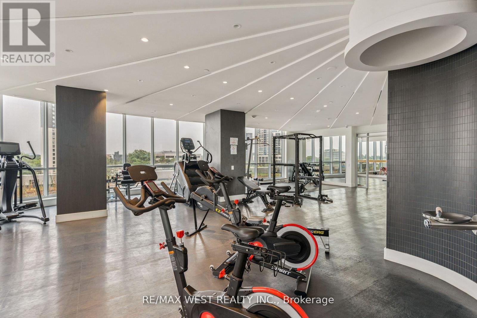 3310 - 30 Gibbs Road W, Toronto, Ontario  M9B 0E4 - Photo 10 - W12439801