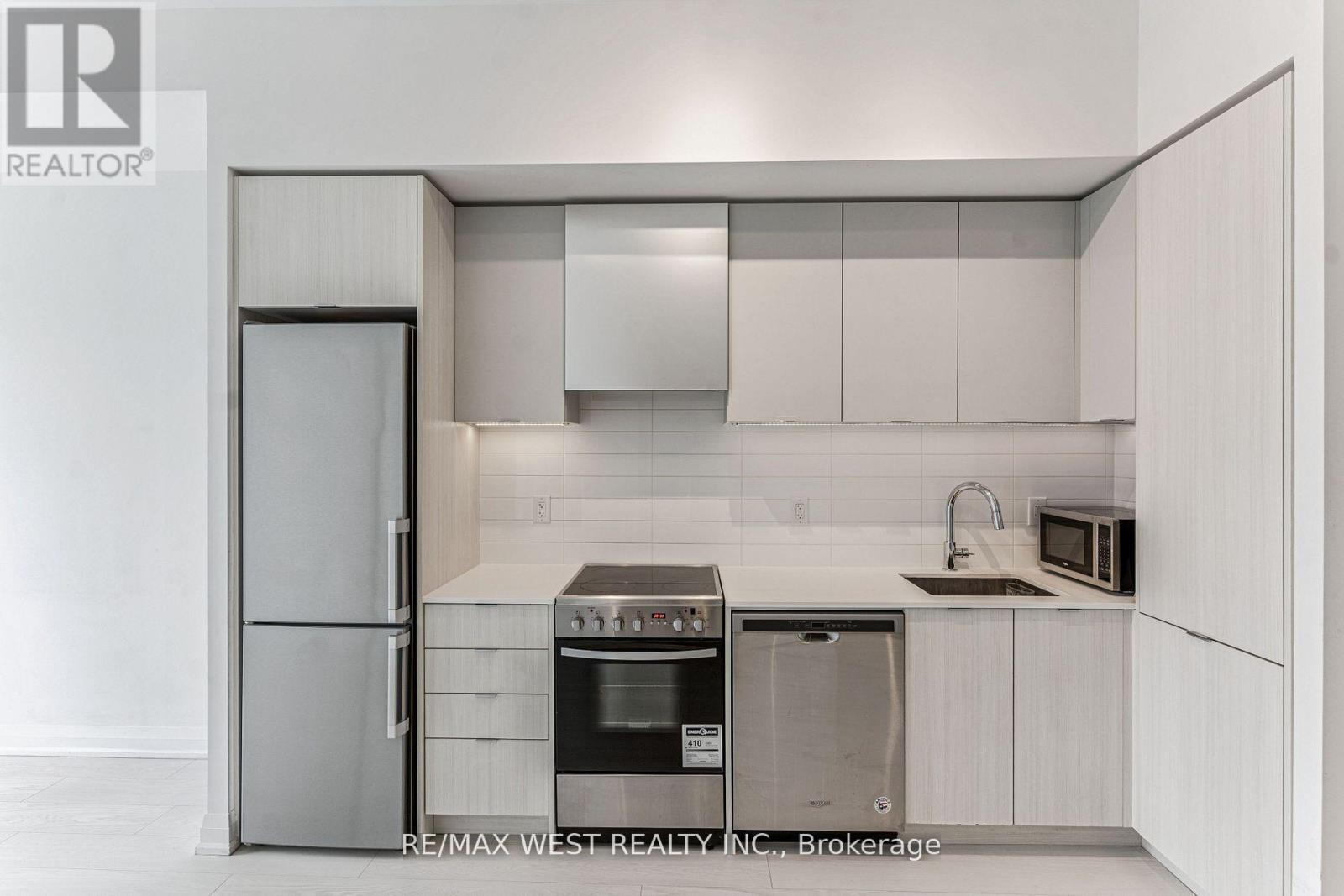 3310 - 30 Gibbs Road W, Toronto, Ontario  M9B 0E4 - Photo 4 - W12439801