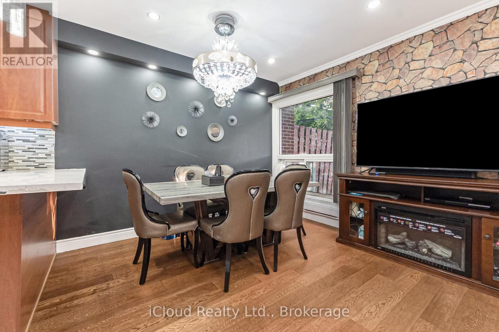 10 - 40 Rabbit Lane, Toronto, Ontario  M9B 5S6 - Photo 10 - W12439824