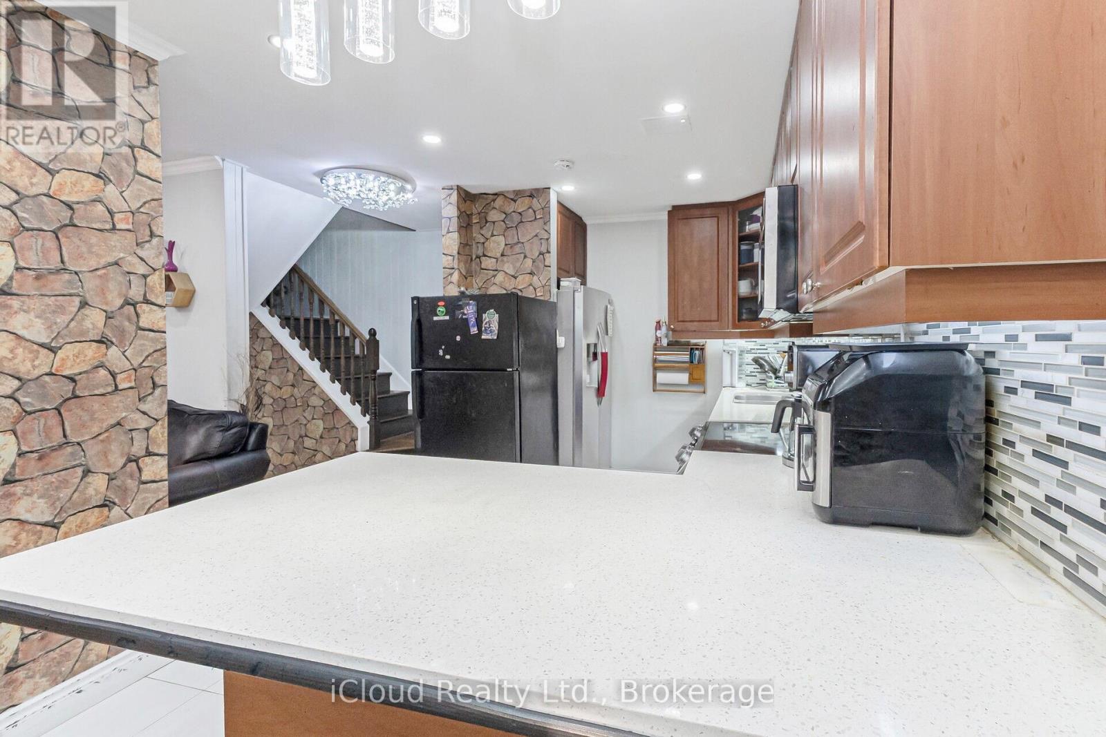 10 - 40 Rabbit Lane, Toronto, Ontario  M9B 5S6 - Photo 20 - W12439824