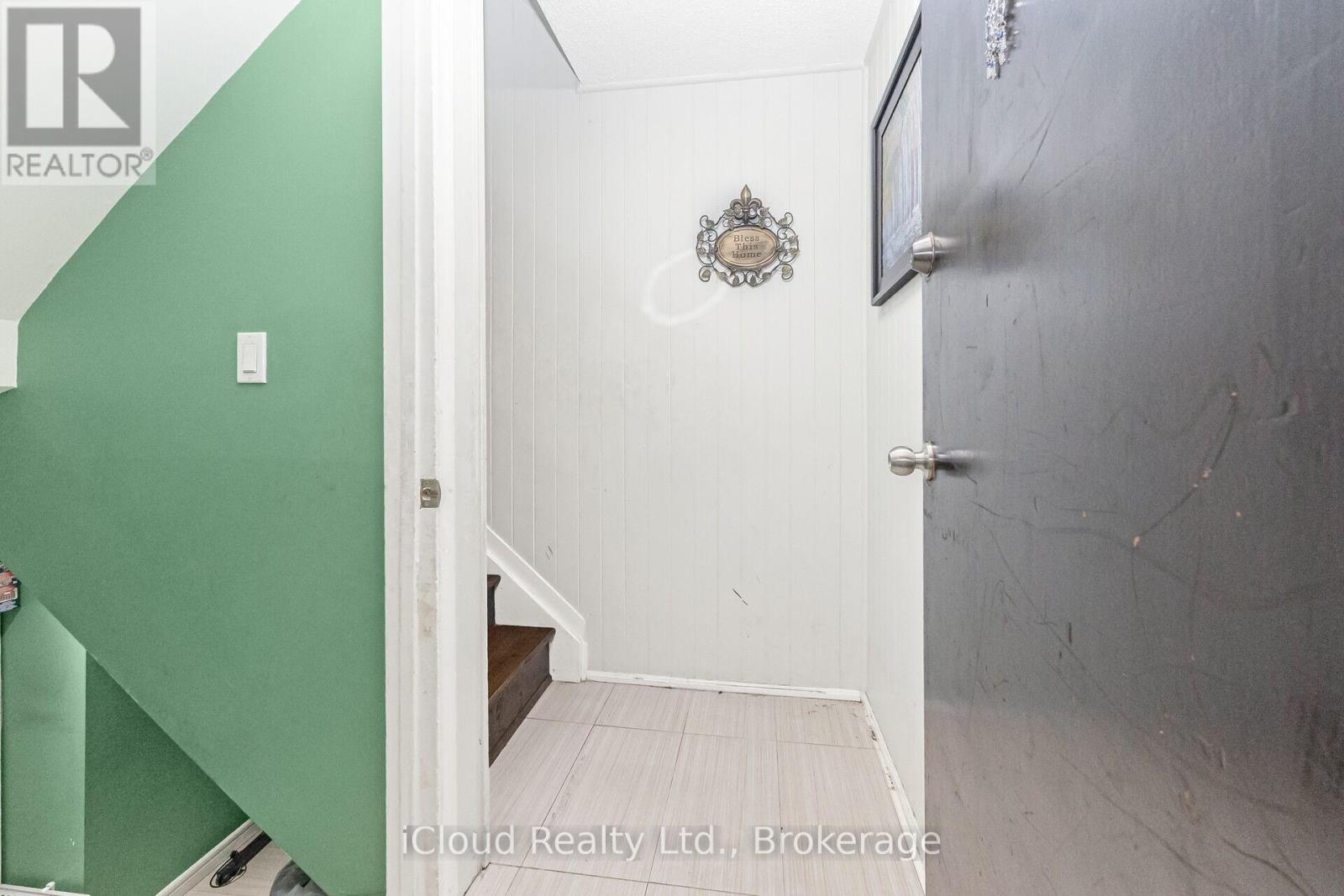 10 - 40 Rabbit Lane, Toronto, Ontario  M9B 5S6 - Photo 30 - W12439824