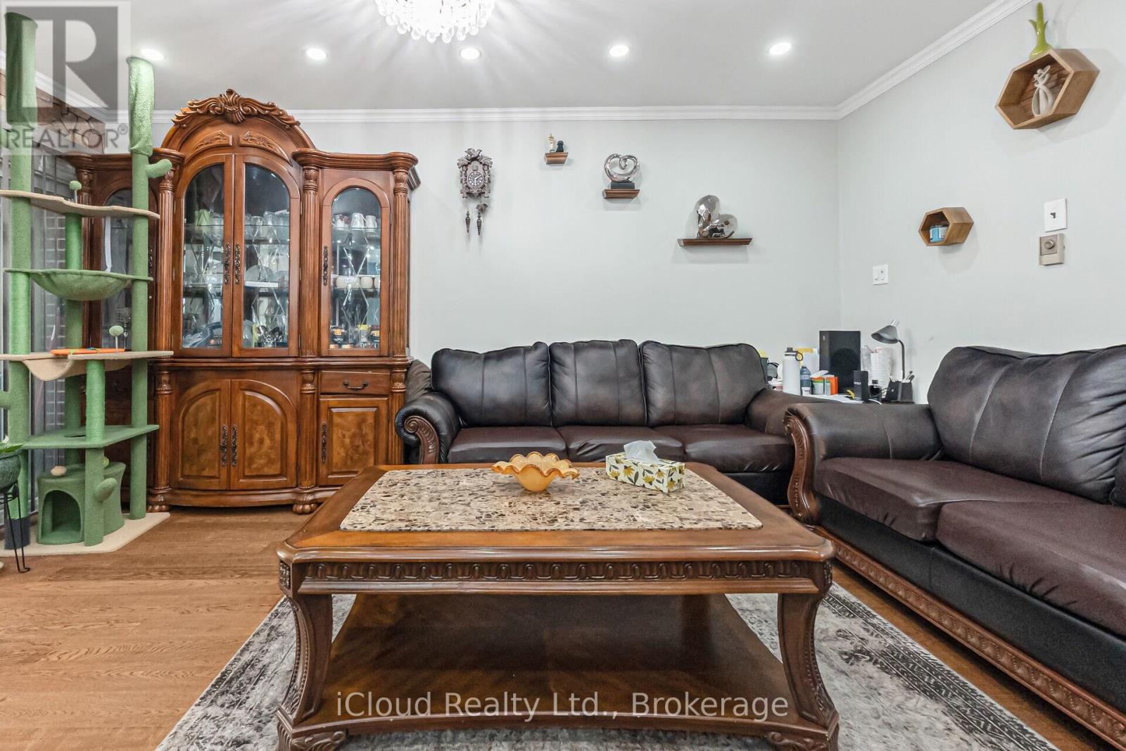 10 - 40 Rabbit Lane, Toronto, Ontario  M9B 5S6 - Photo 6 - W12439824