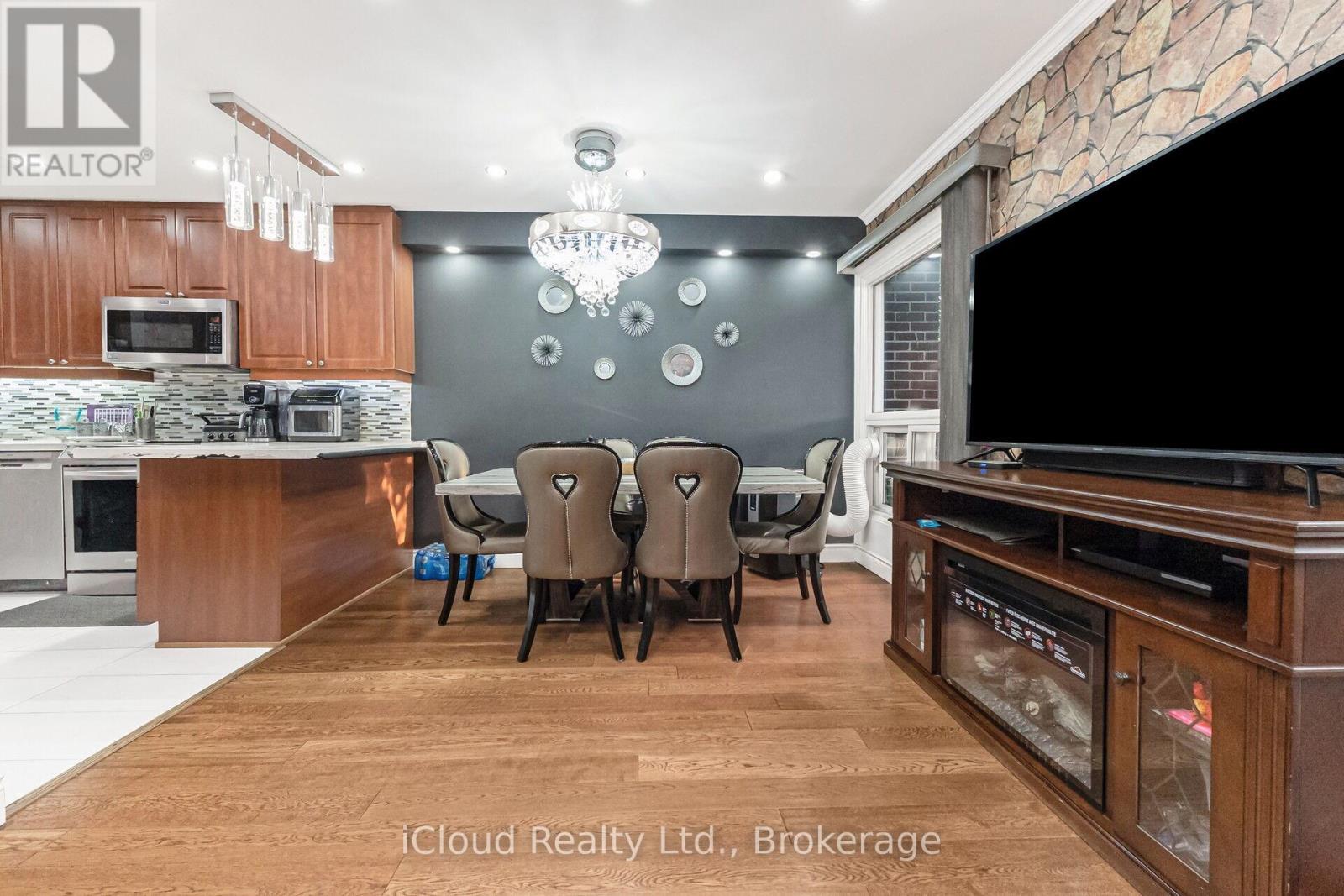 10 - 40 Rabbit Lane, Toronto, Ontario  M9B 5S6 - Photo 9 - W12439824