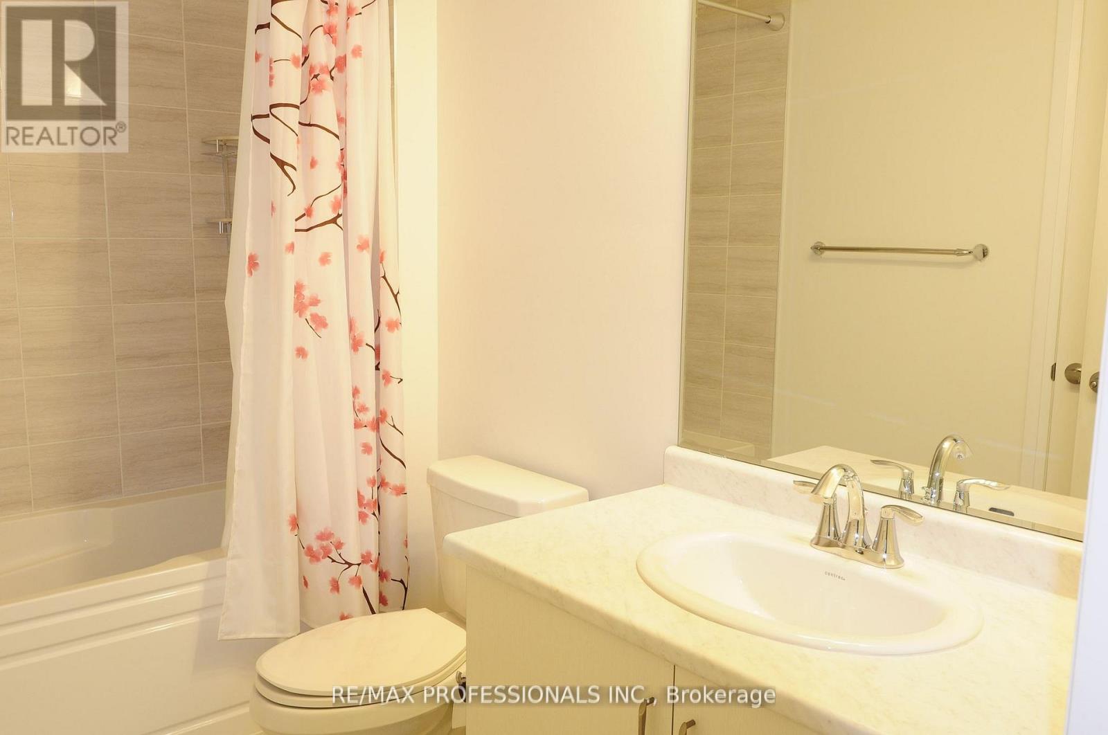210 - 128 Grovewood Common, Oakville, Ontario  L6H 0X3 - Photo 18 - W12439833