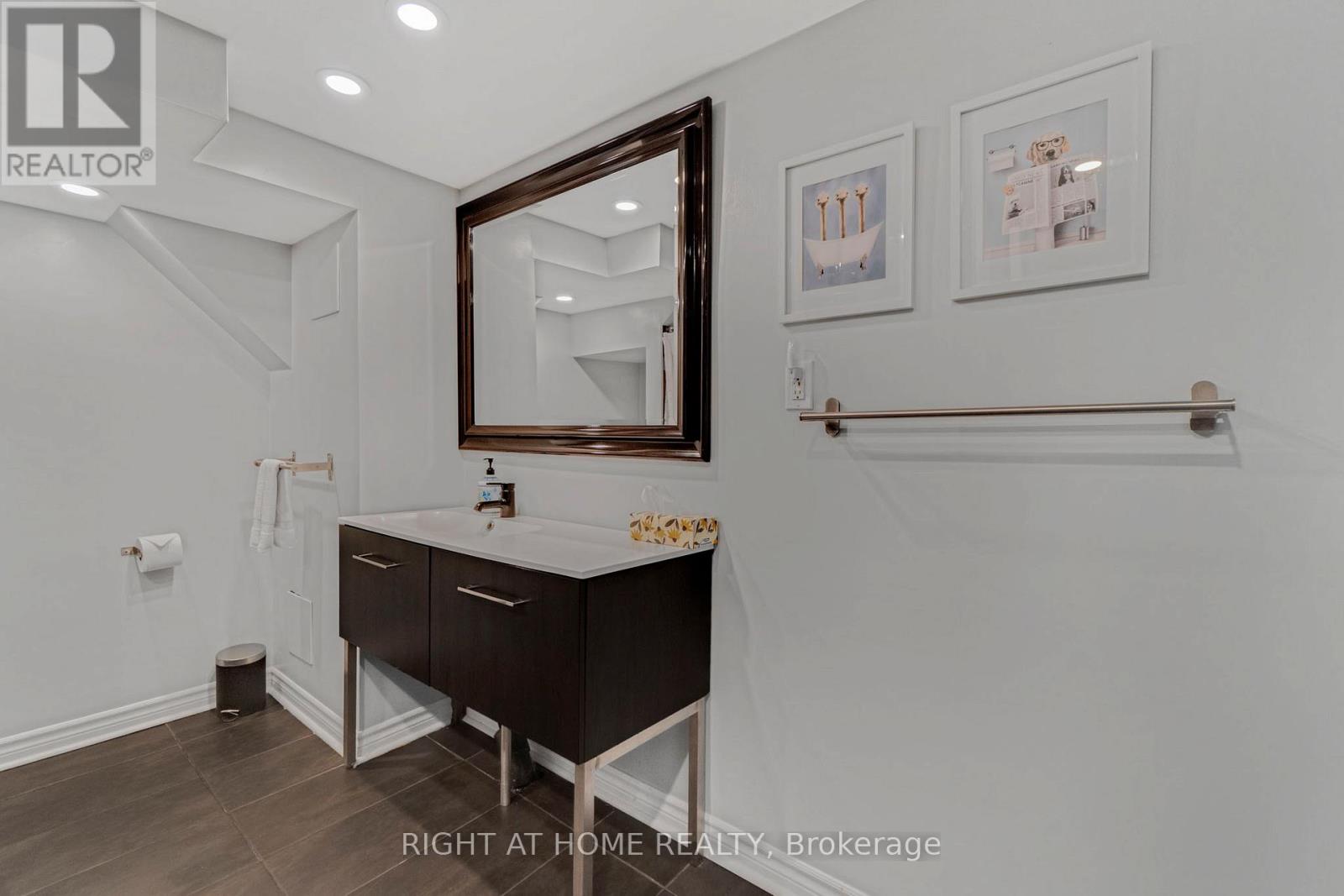 710 Hager Avenue, Burlington, Ontario  L7S 1R1 - Photo 30 - W12439835