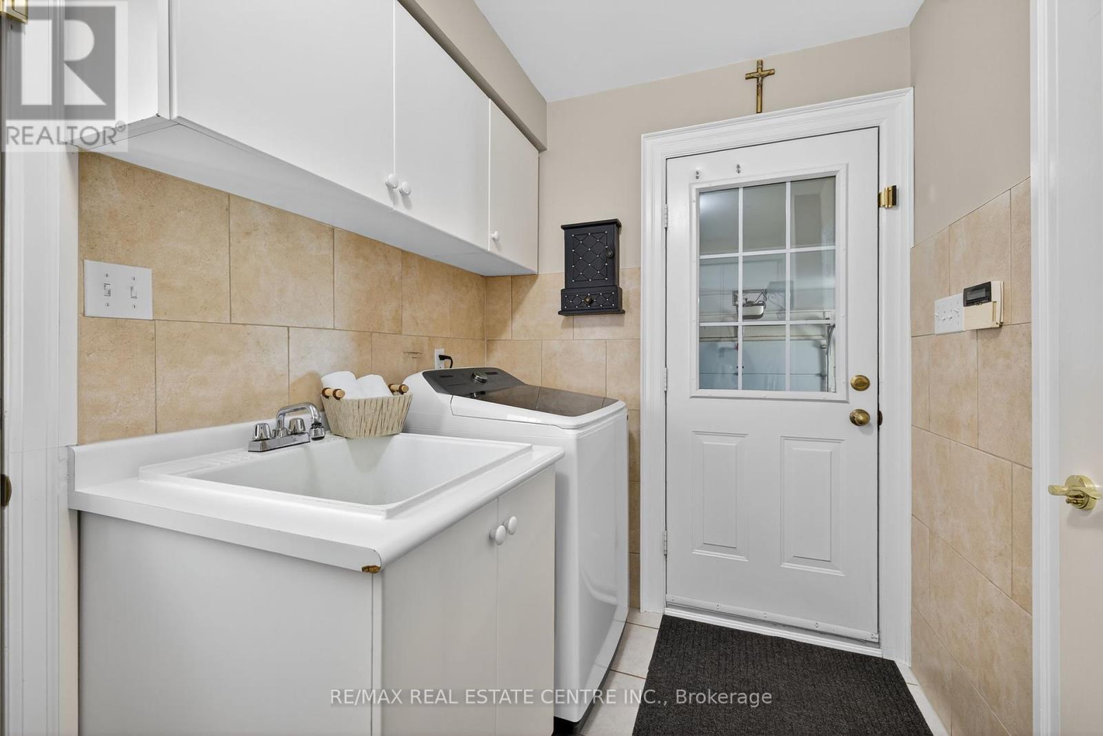 7 Larkmead Place, Brampton, Ontario  L6R 2R9 - Photo 21 - W12439846