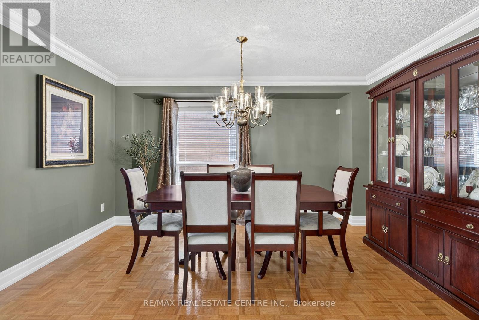 7 Larkmead Place, Brampton, Ontario  L6R 2R9 - Photo 7 - W12439846