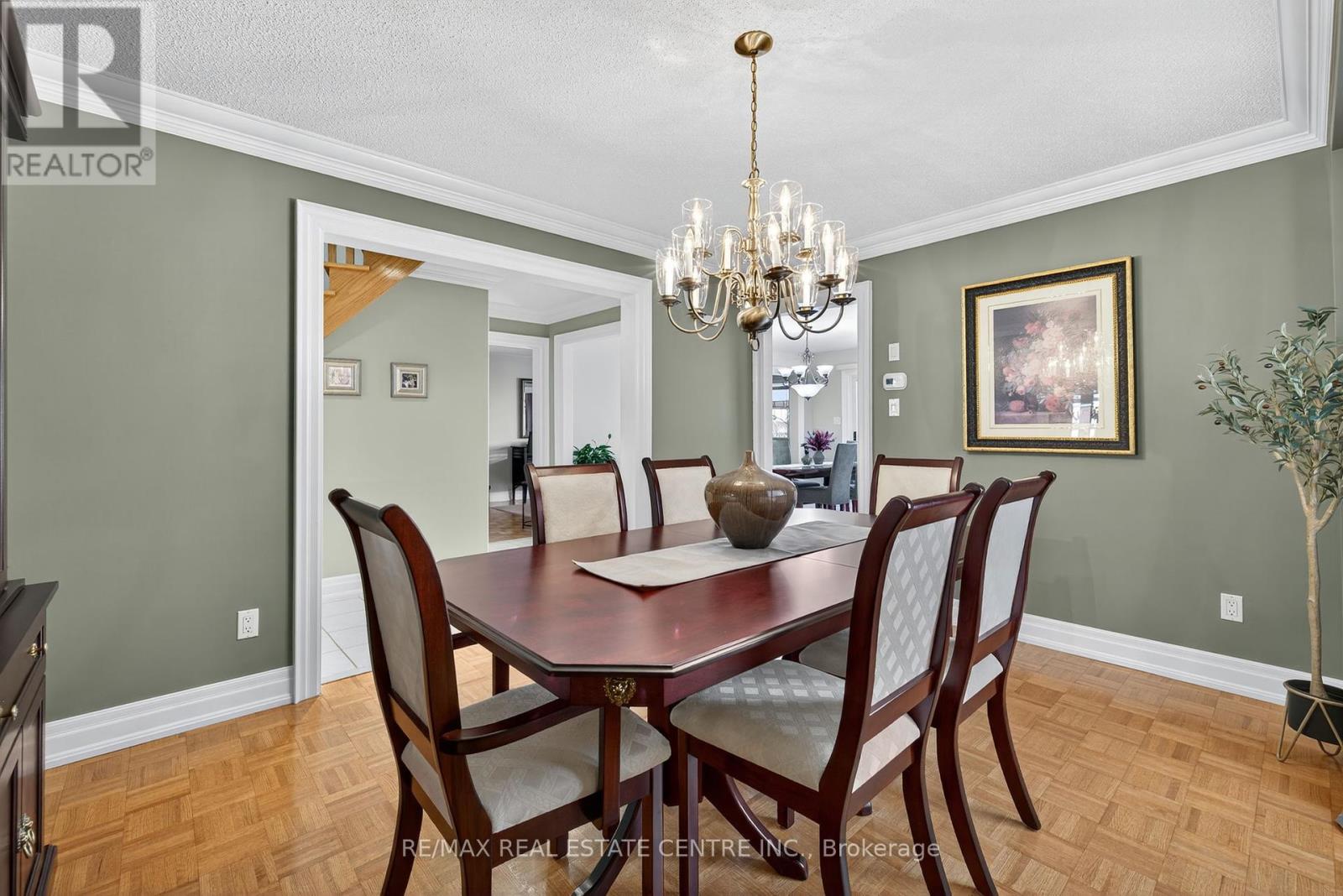 7 Larkmead Place, Brampton, Ontario  L6R 2R9 - Photo 9 - W12439846