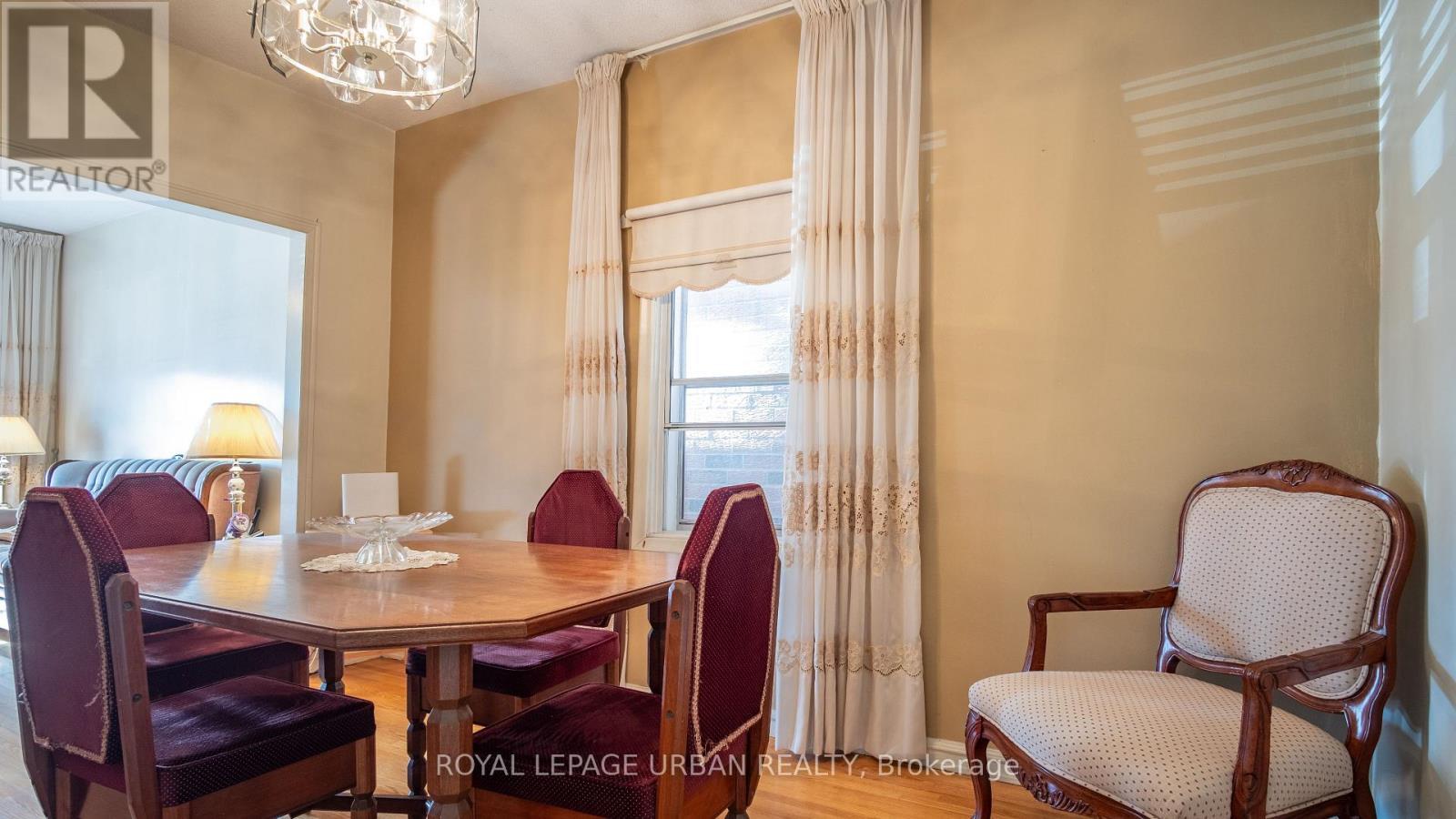 173 Ennerdale Road, Toronto, Ontario  M6E 4C8 - Photo 11 - W12439848