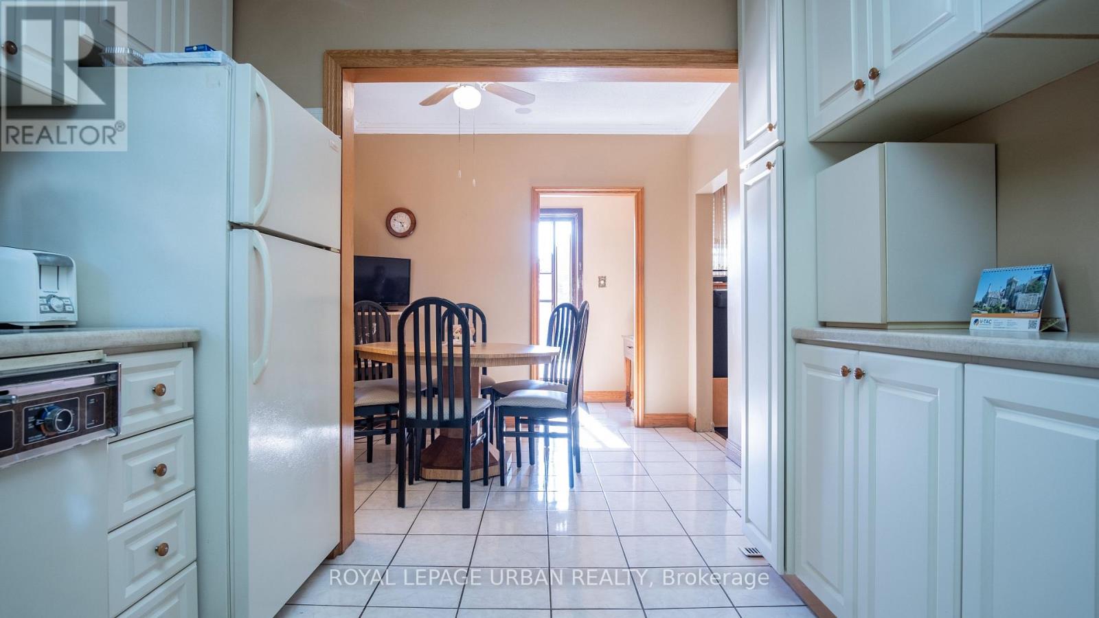 173 Ennerdale Road, Toronto, Ontario  M6E 4C8 - Photo 16 - W12439848