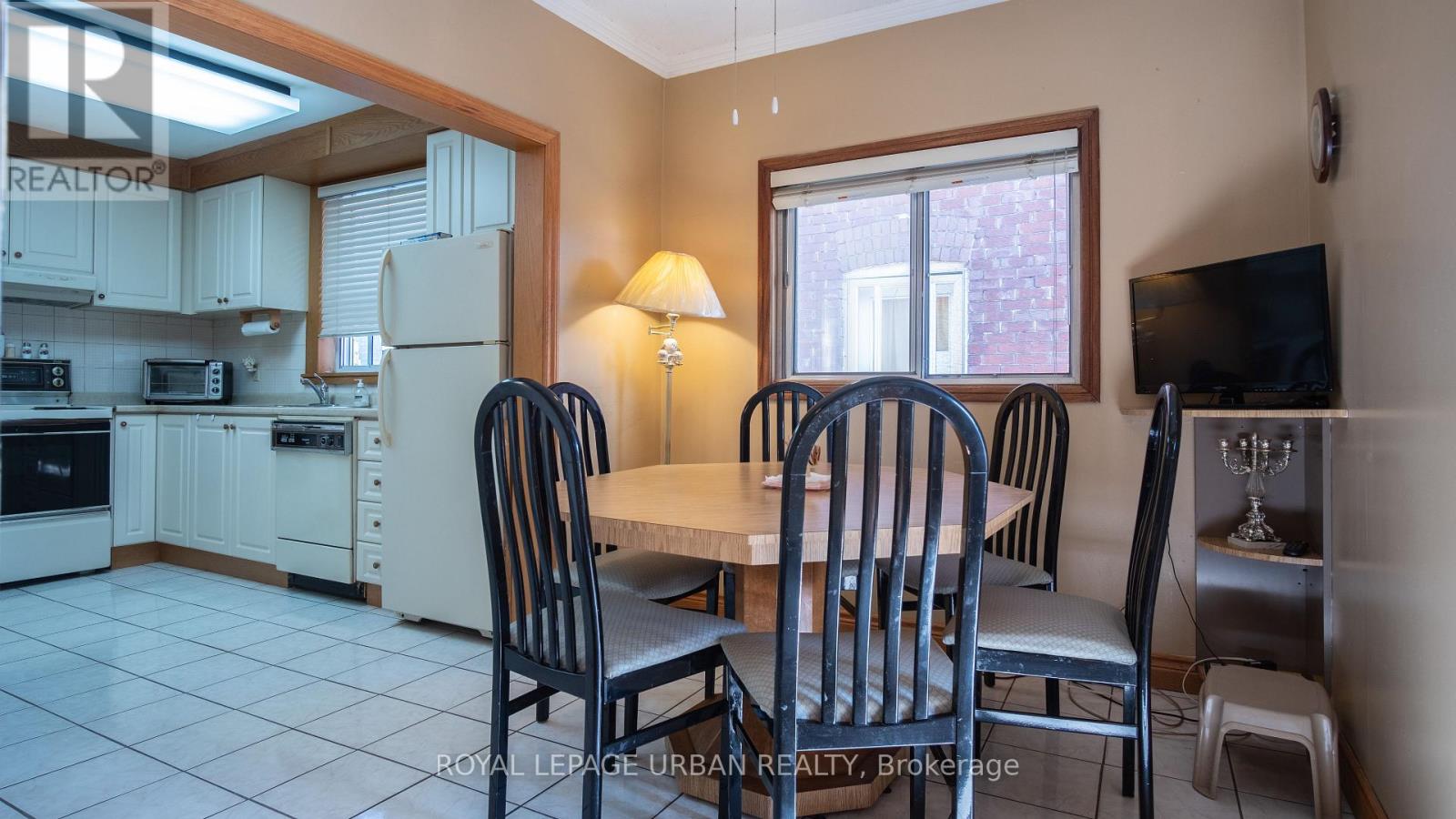 173 Ennerdale Road, Toronto, Ontario  M6E 4C8 - Photo 17 - W12439848