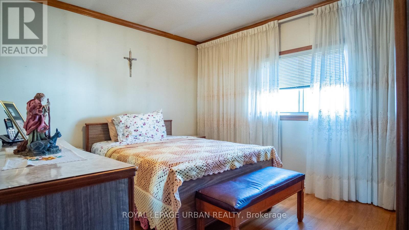 173 Ennerdale Road, Toronto, Ontario  M6E 4C8 - Photo 18 - W12439848