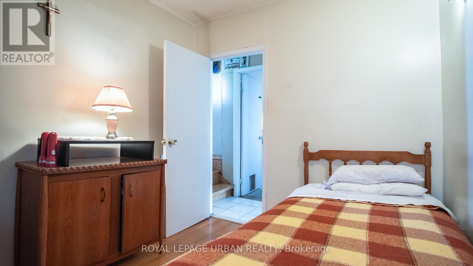 173 Ennerdale Road, Toronto, Ontario  M6E 4C8 - Photo 24 - W12439848