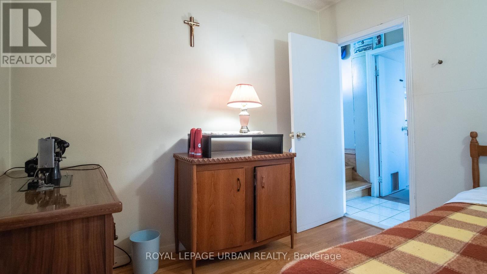 173 Ennerdale Road, Toronto, Ontario  M6E 4C8 - Photo 26 - W12439848