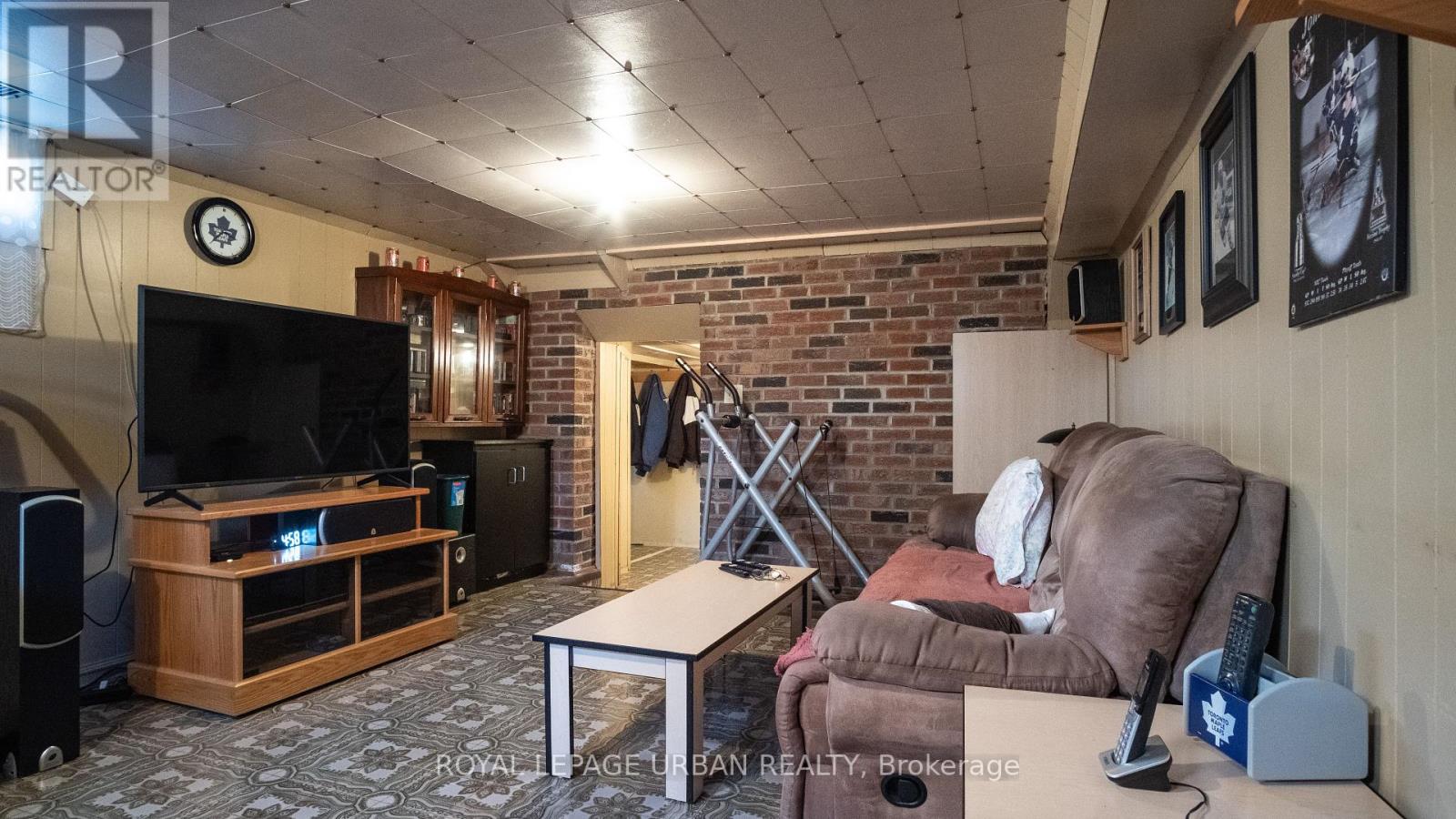 173 Ennerdale Road, Toronto, Ontario  M6E 4C8 - Photo 30 - W12439848