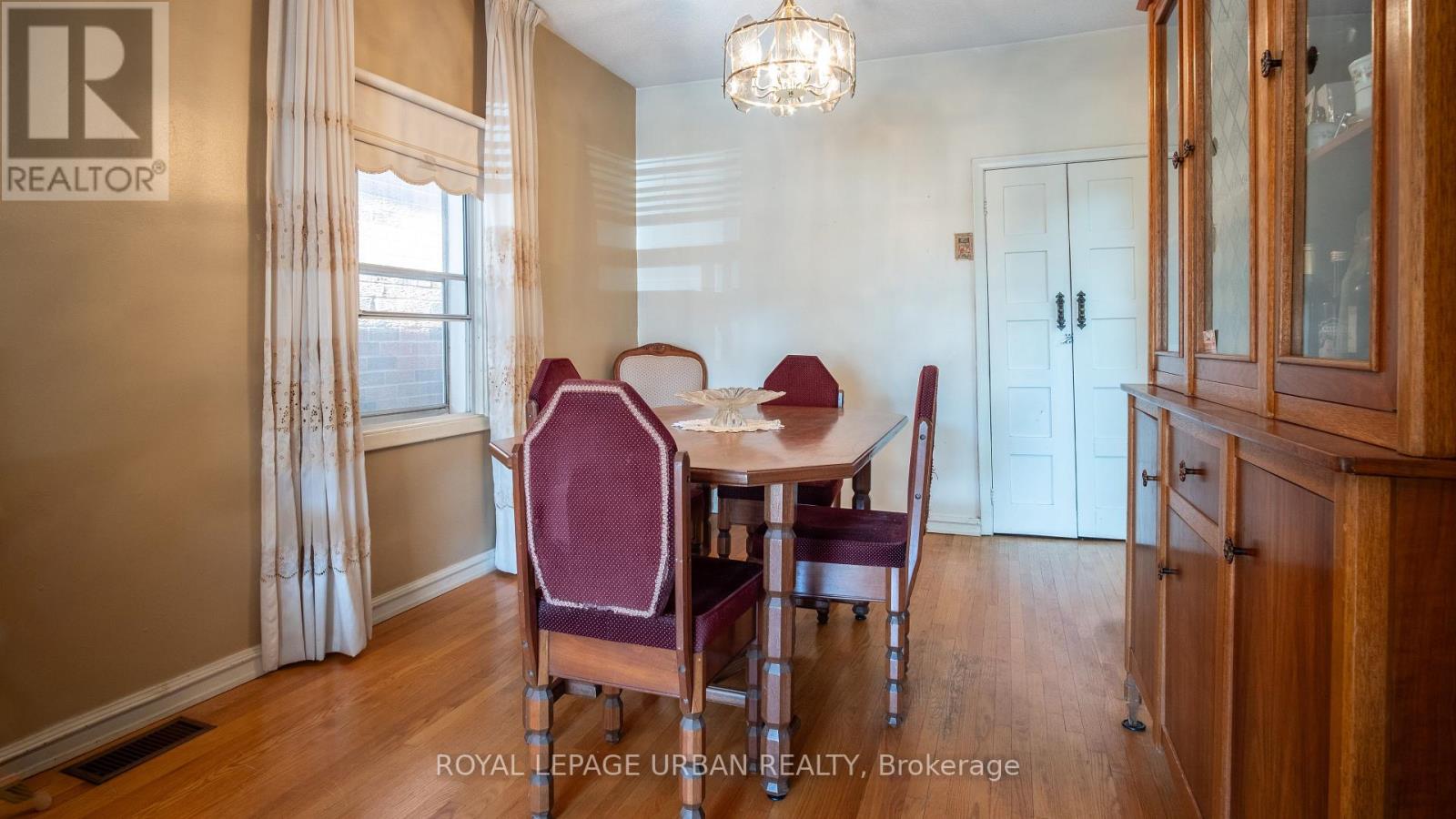 173 Ennerdale Road, Toronto, Ontario  M6E 4C8 - Photo 9 - W12439848