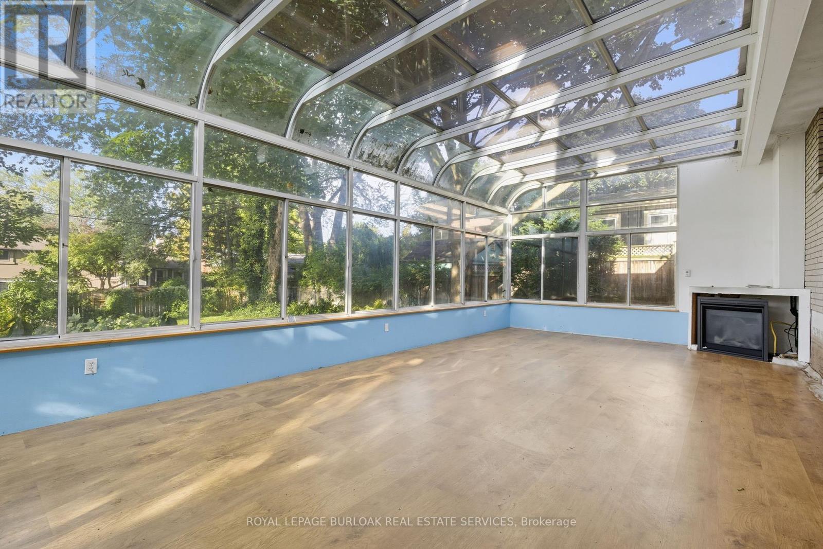264 Camelot Drive, Burlington, Ontario  L7L 2G1 - Photo 25 - W12439867