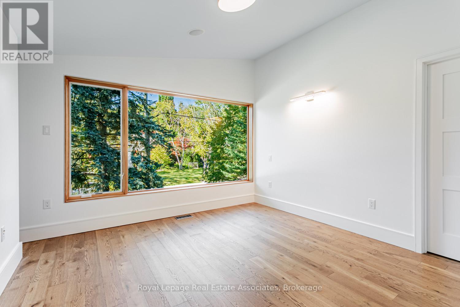 66 Inglewood Drive, Mississauga, Ontario  L5G 1X6 - Photo 14 - W12439893