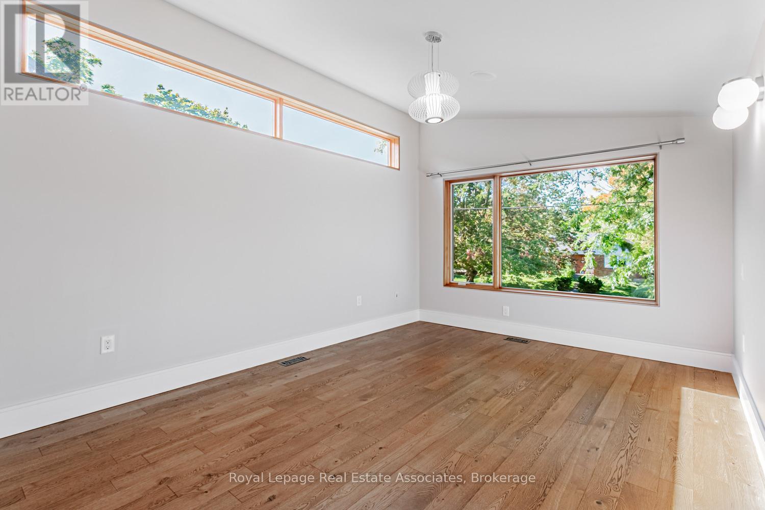66 Inglewood Drive, Mississauga, Ontario  L5G 1X6 - Photo 18 - W12439893