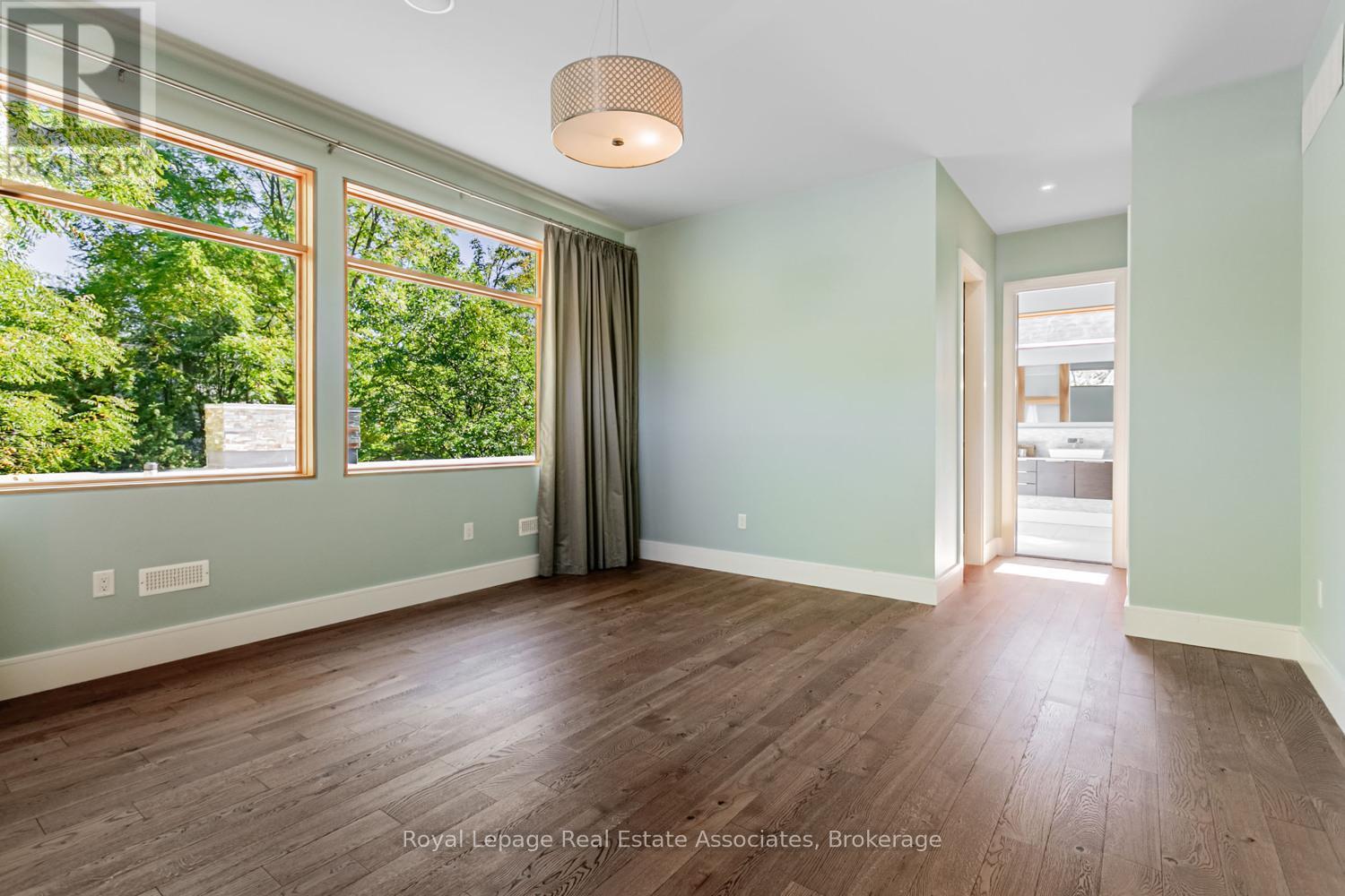 66 Inglewood Drive, Mississauga, Ontario  L5G 1X6 - Photo 21 - W12439893