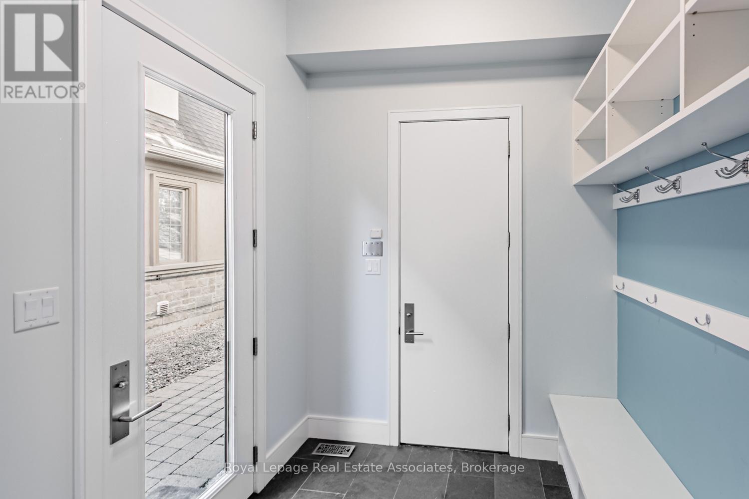 66 Inglewood Drive, Mississauga, Ontario  L5G 1X6 - Photo 23 - W12439893