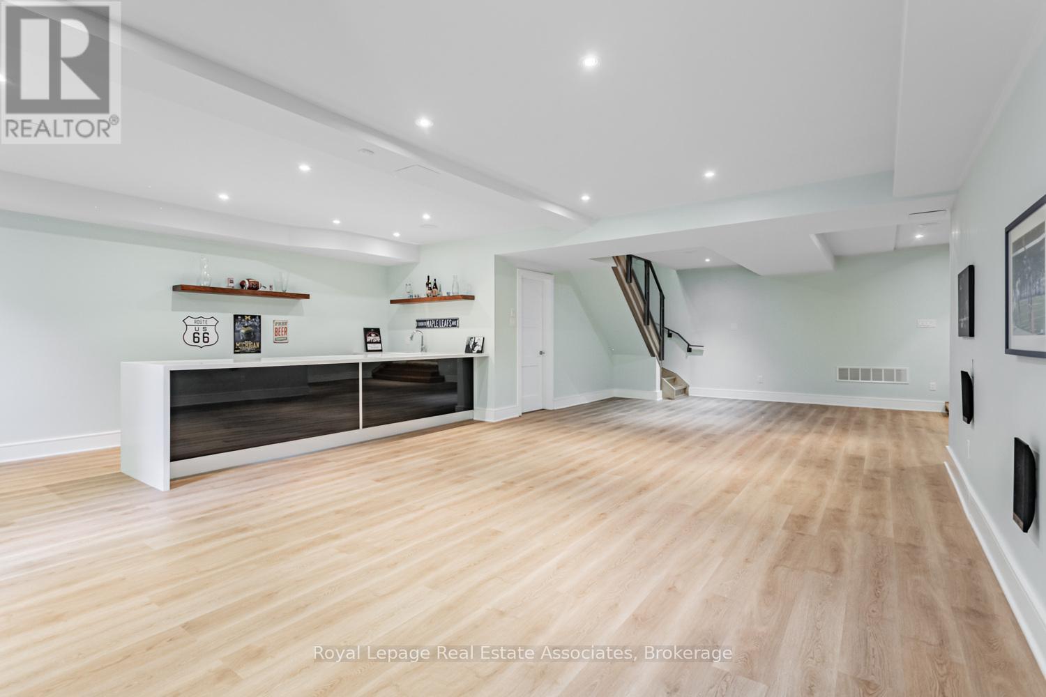 66 Inglewood Drive, Mississauga, Ontario  L5G 1X6 - Photo 25 - W12439893