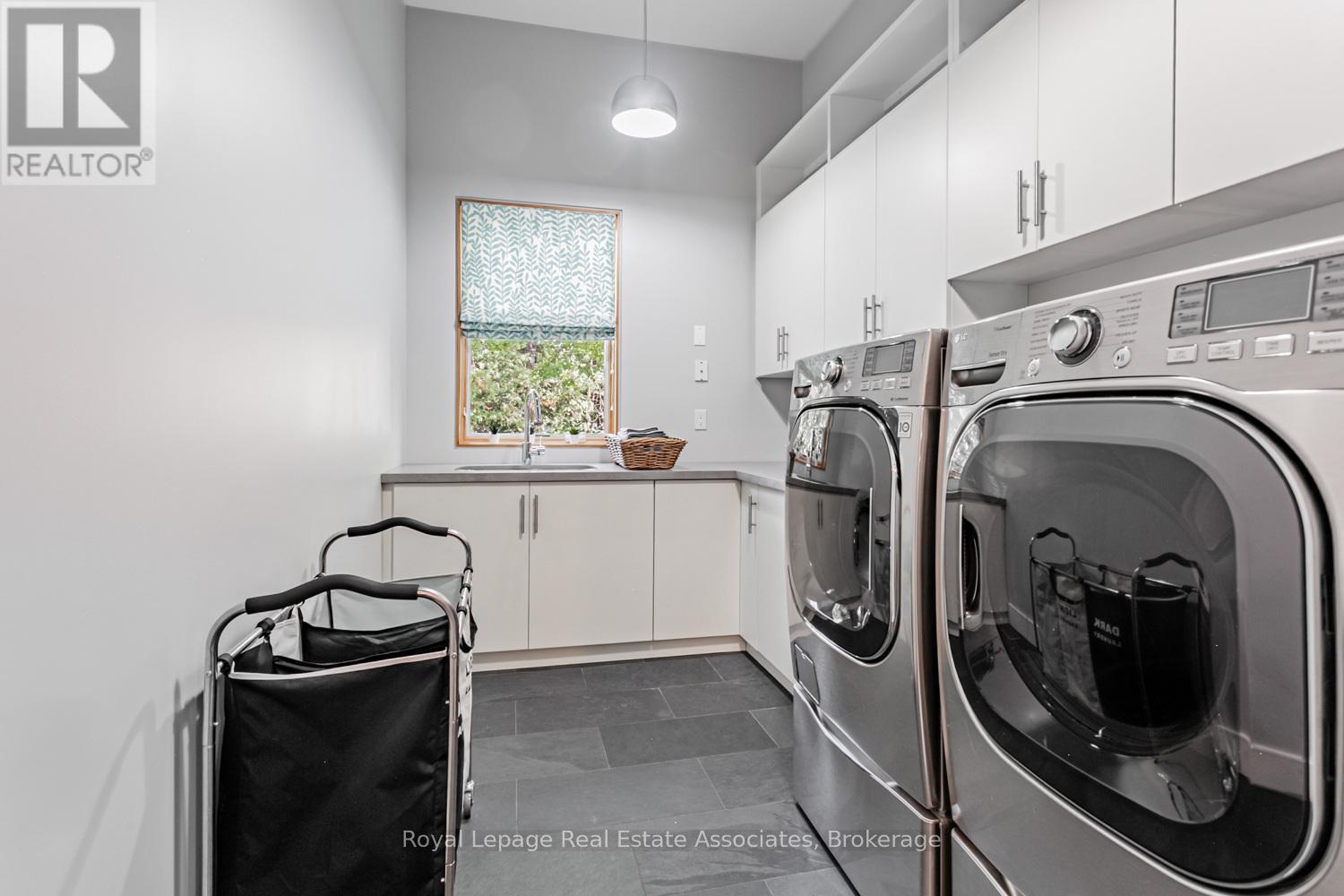 66 Inglewood Drive, Mississauga, Ontario  L5G 1X6 - Photo 32 - W12439893