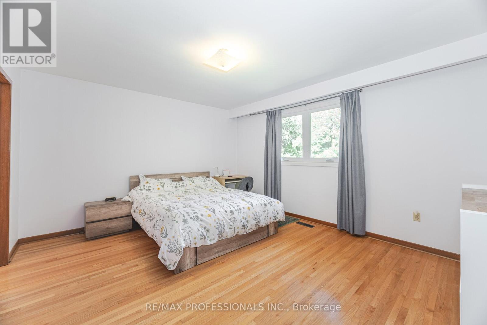 39 Elmcrest Road, Toronto, Ontario  M9C 3R7 - Photo 18 - W12439895