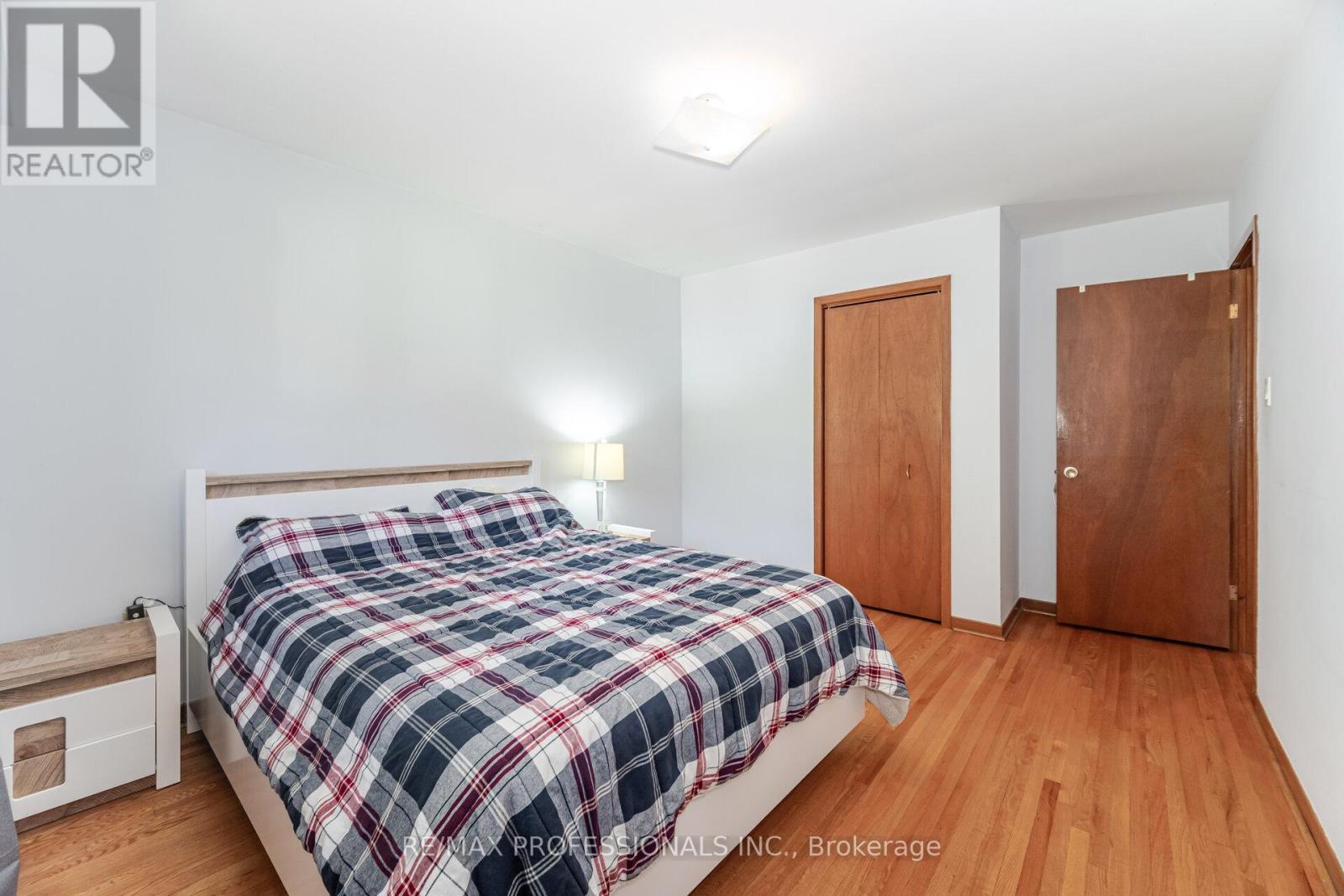39 Elmcrest Road, Toronto, Ontario  M9C 3R7 - Photo 22 - W12439895