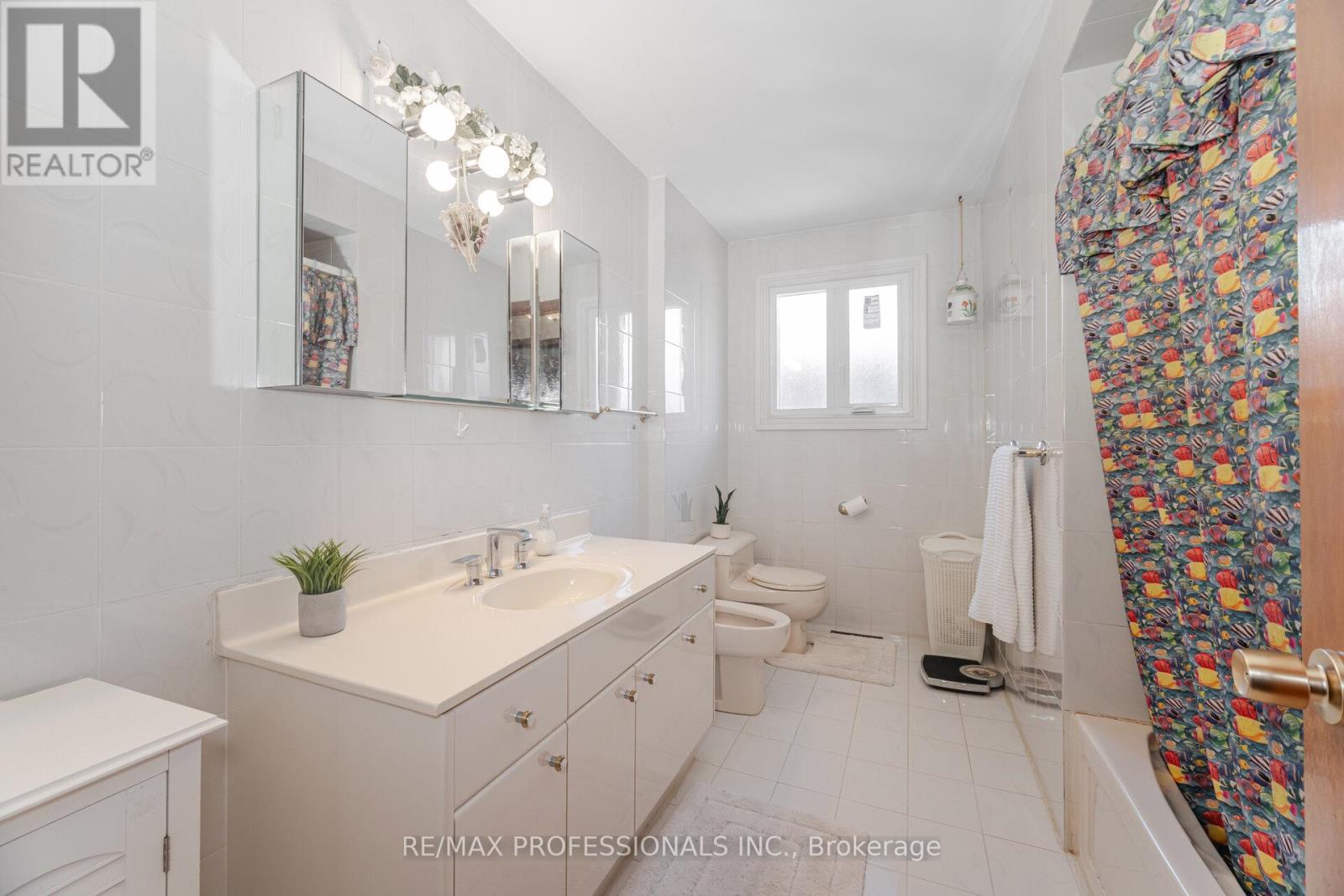 39 Elmcrest Road, Toronto, Ontario  M9C 3R7 - Photo 25 - W12439895