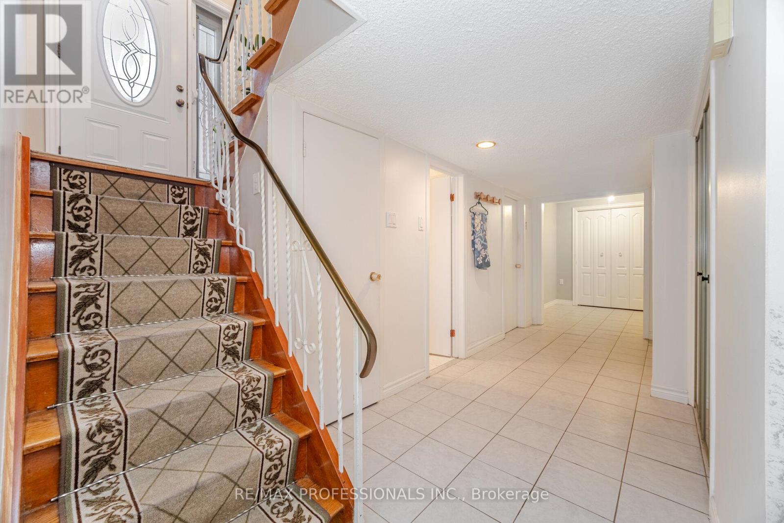 39 Elmcrest Road, Toronto, Ontario  M9C 3R7 - Photo 27 - W12439895