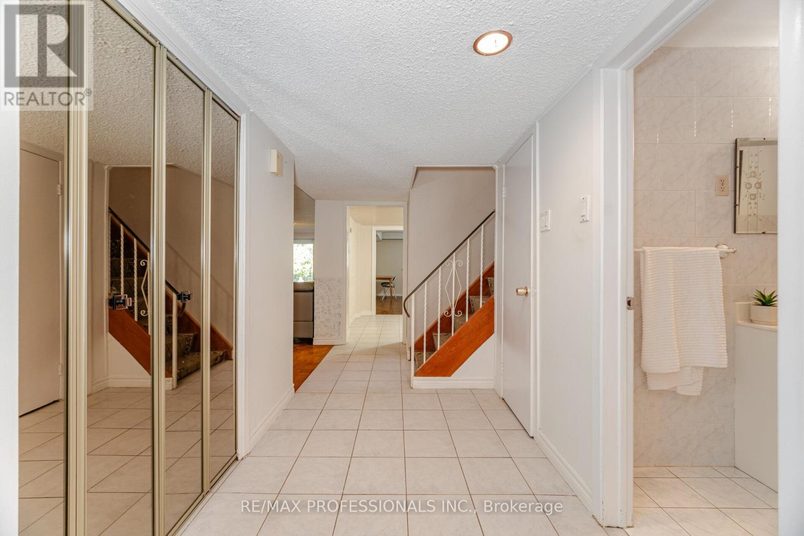 39 Elmcrest Road, Toronto, Ontario  M9C 3R7 - Photo 28 - W12439895