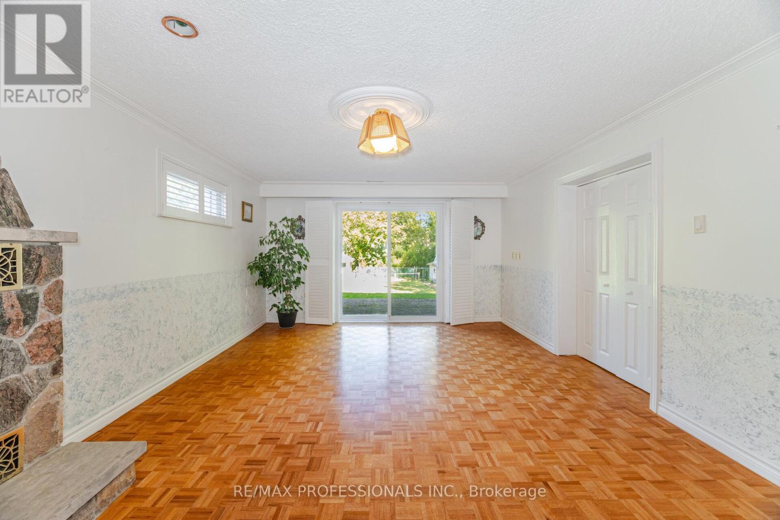 39 Elmcrest Road, Toronto, Ontario  M9C 3R7 - Photo 32 - W12439895